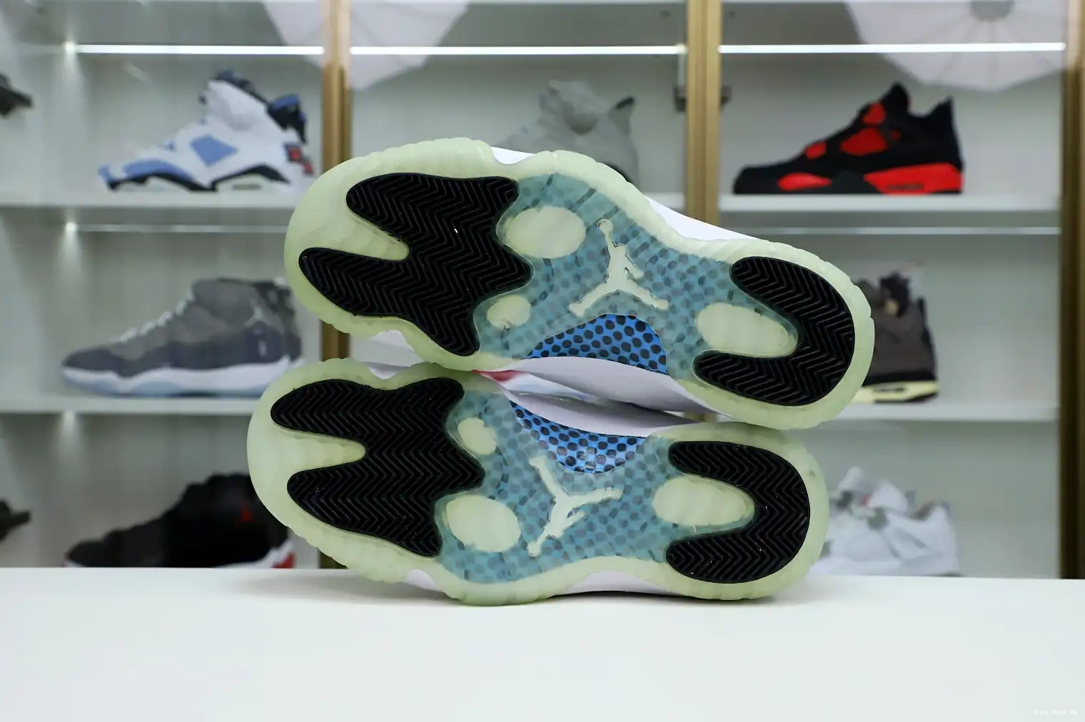 AIR LEGEND BLUE LOW RETRO 11 JORDAN Kimikick 0704